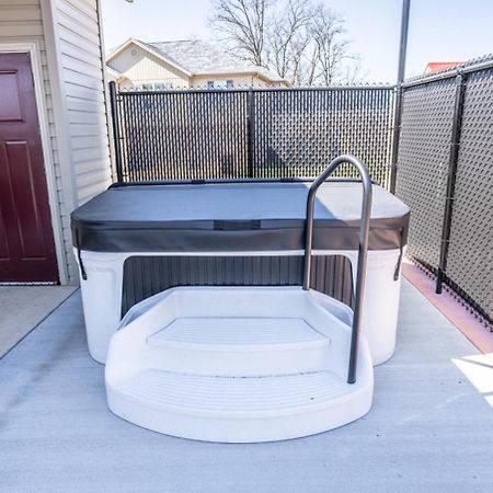 Tiny Home With Hot Tub Near Ft Leonard Wood! Waynesville ภายนอก รูปภาพ