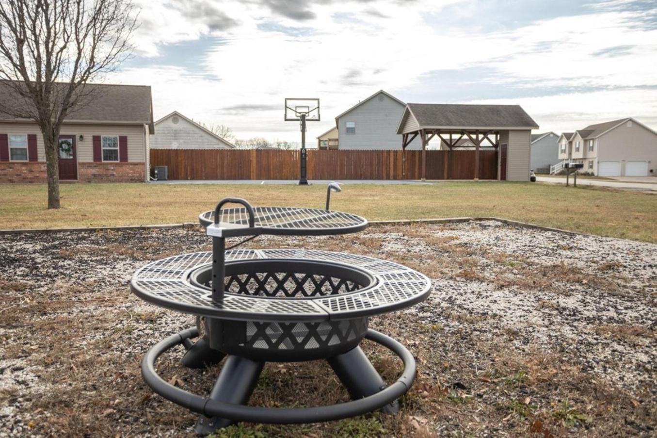 Tiny Home With Hot Tub Near Ft Leonard Wood! Waynesville ภายนอก รูปภาพ