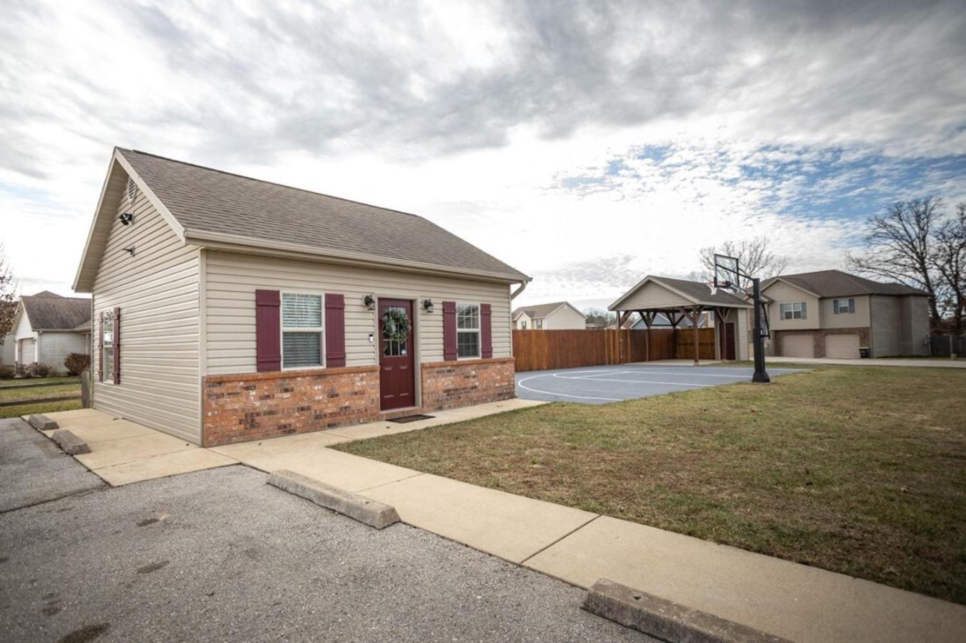 Tiny Home With Hot Tub Near Ft Leonard Wood! Waynesville ภายนอก รูปภาพ