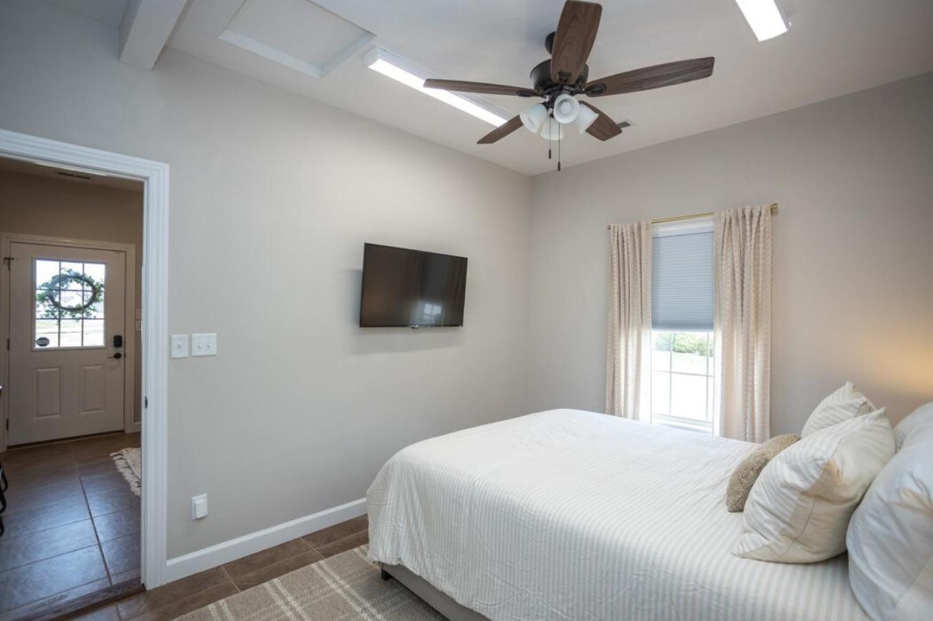 Tiny Home With Hot Tub Near Ft Leonard Wood! Waynesville ภายนอก รูปภาพ