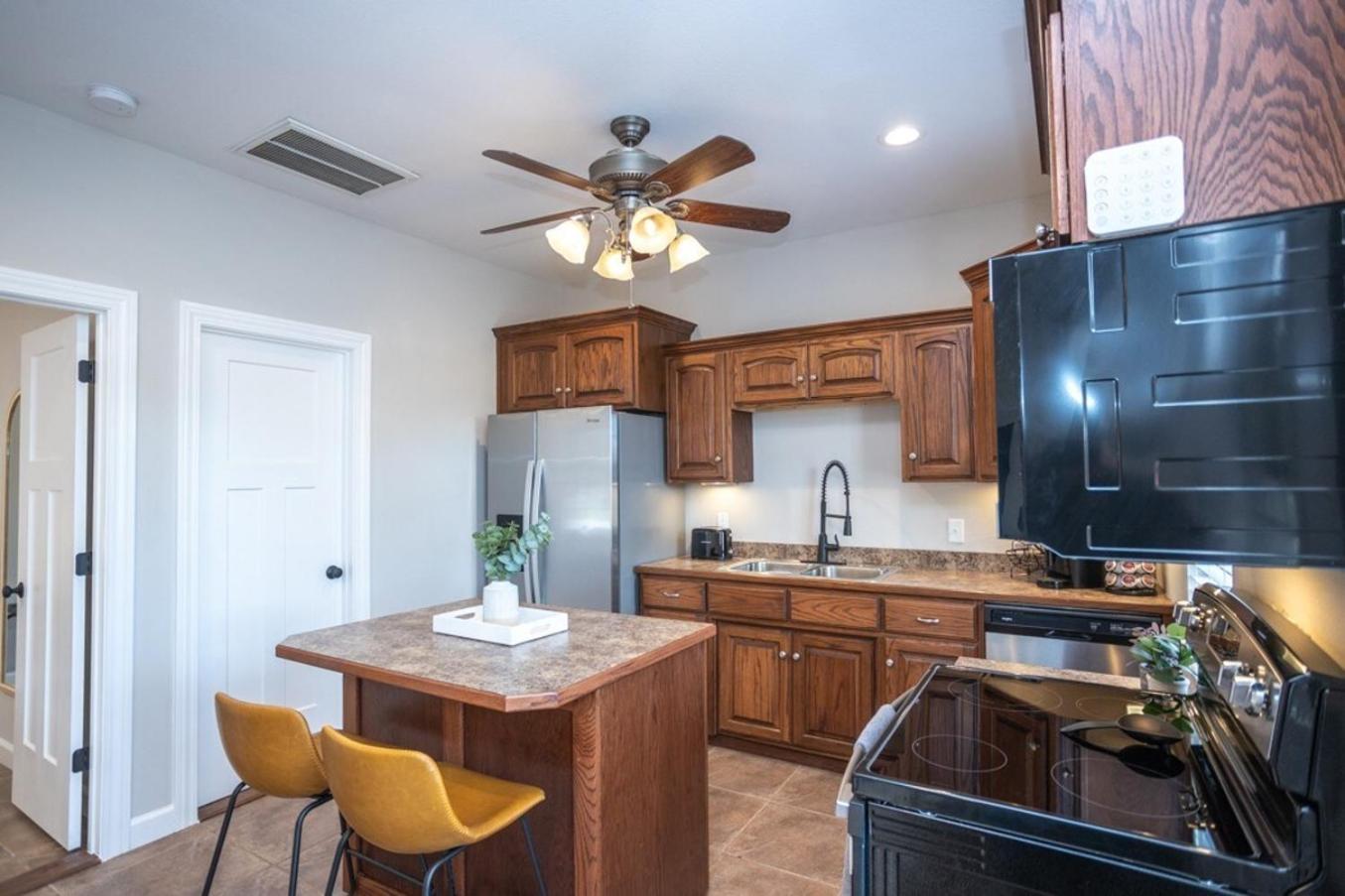 Tiny Home With Hot Tub Near Ft Leonard Wood! Waynesville ภายนอก รูปภาพ