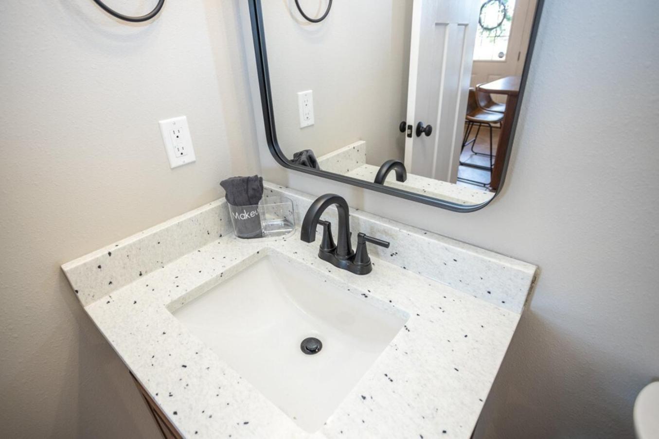 Tiny Home With Hot Tub Near Ft Leonard Wood! Waynesville ภายนอก รูปภาพ