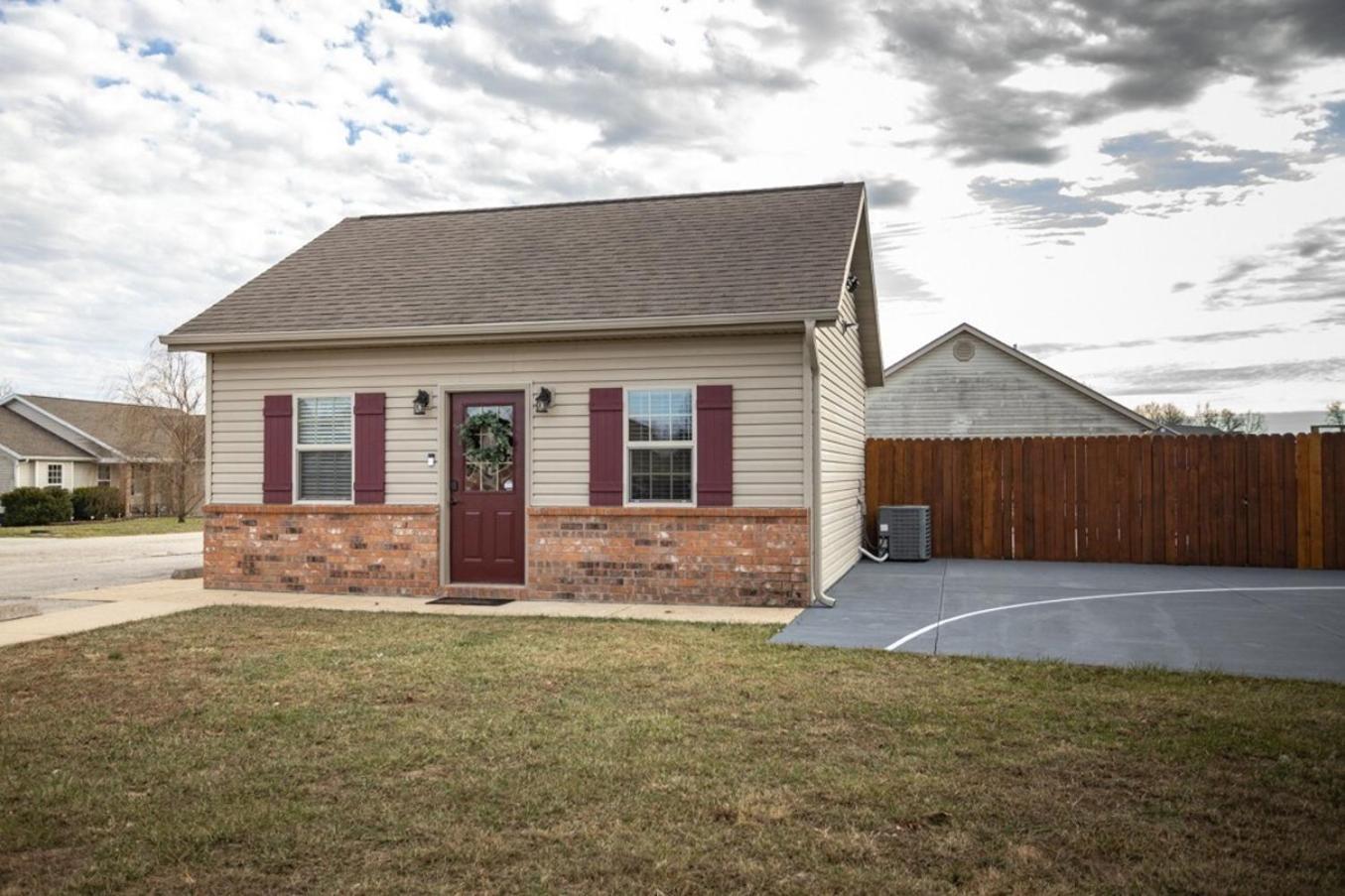 Tiny Home With Hot Tub Near Ft Leonard Wood! Waynesville ภายนอก รูปภาพ
