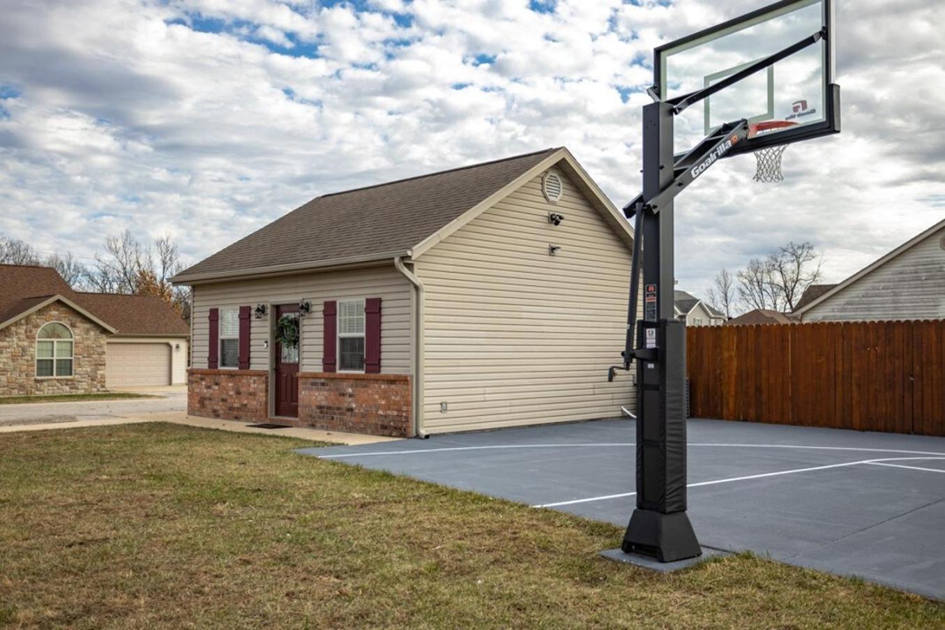Tiny Home With Hot Tub Near Ft Leonard Wood! Waynesville ภายนอก รูปภาพ